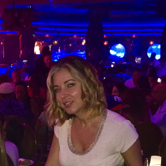 Meet your Posher, Rachel - Picture 1 of 1